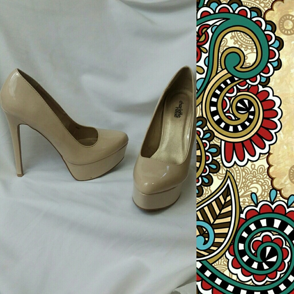 CHARLOTTE RUSSE Pin Up Style Pumps